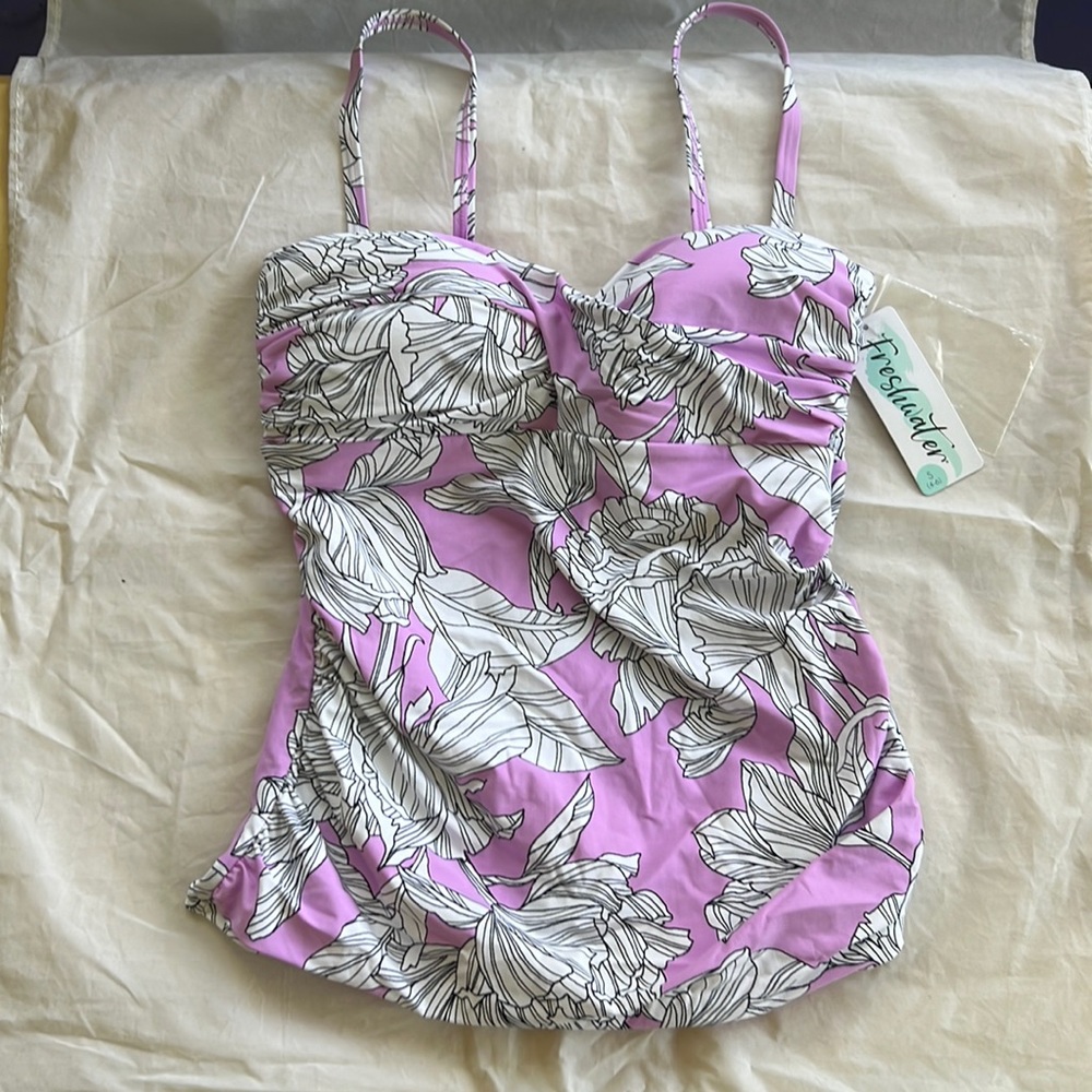 Freshwater bathing suit top, NWT, Size S